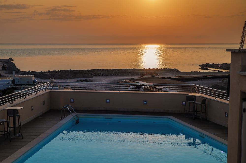 هوتل تايبر روف توب آند ويلنيس