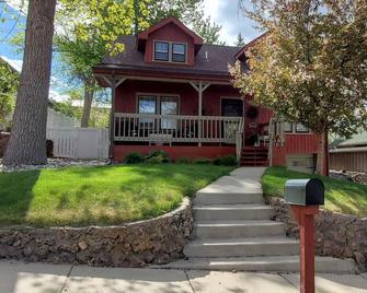 The Ross House 1930's Craftsman Style House - Gillette - Building