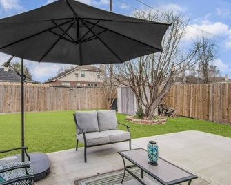 Spacious & cozy house near downtown Houston - Pearland - Innenhof
