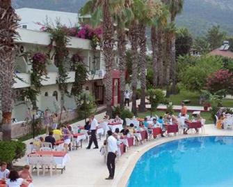 Tal Hotel - Göynük - Piscina