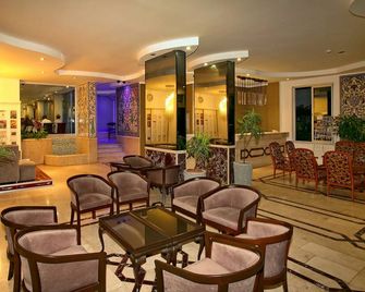 Kleopatra Celine Hotel - אלניה - לובי