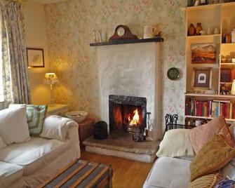 Little Irish Cottage - Carrick - Living room
