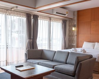 Nonthaburi Palace Hotel - Bangkok - Bedroom