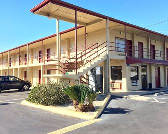 Budget Inn - Tallahassee - Gebäude