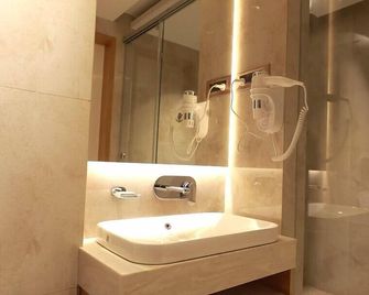 Park Residency Kanchipuram - Kanchipuram - Bathroom