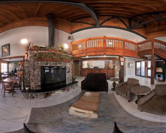Coratel Plus Suites by Jasper Black River Falls - Black River Falls - Hall d’entrée
