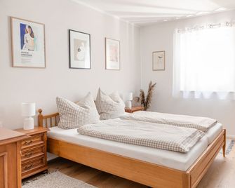 Ferienwohnung`Akazie` mit Terrasse auf dem Bodanrück - Radolfzell - Bedroom
