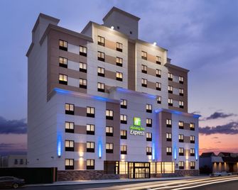 Holiday Inn Express Jamaica - JFK Airtrain - Nyc By IHG - Queens - Building