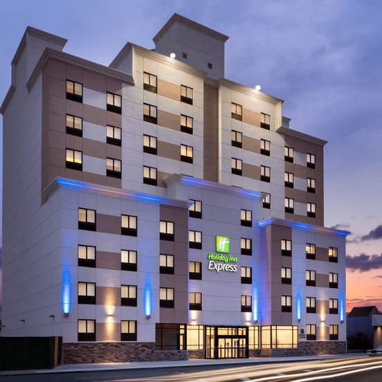 Building view of Holiday Inn Express Jamaica - JFK Airtrain - Nyc