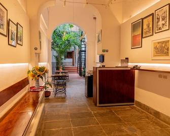 Art Boutique Havana - Havana - Front desk