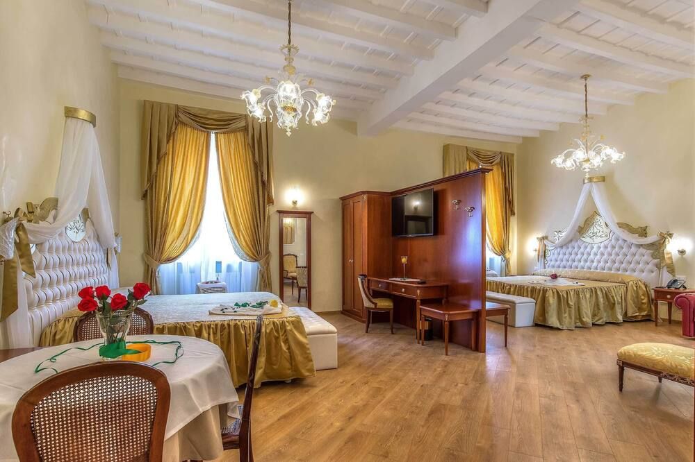 Trevi Rome Suite