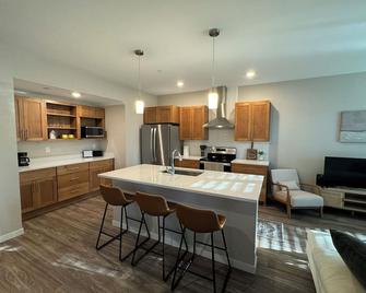 Ndsu Close #103 Relax And Enjoy Fargo! - Fargo - Kitchen