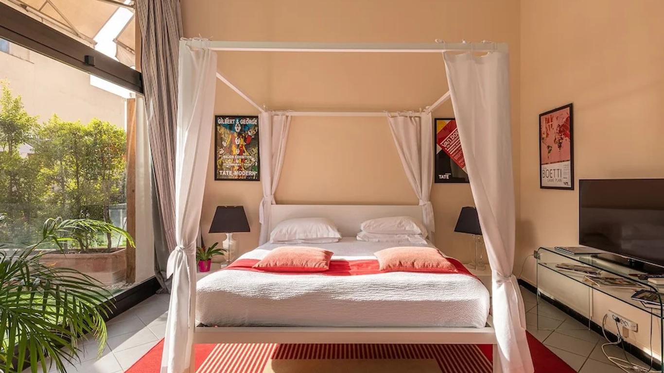 Snob Luxury Suite
