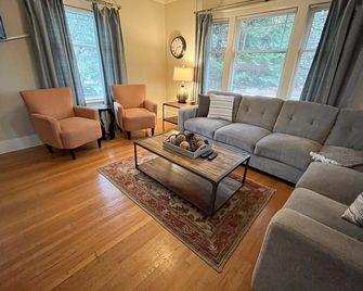 Lakefront Craftsman - Seattle - Living room