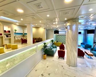 Paloma Blanca - Dassia - Reception