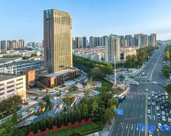 Palace Hotel Qingdao Golden Beach Resort Dongfeng Building - Qingdao - Outdoors view
