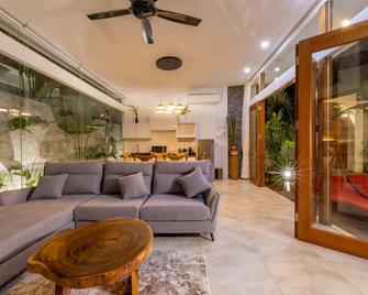 Maneh Villa Langkawi - Private Pool - Pantai Cenang - Lobby