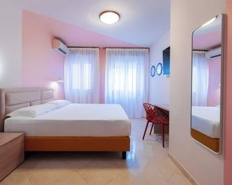 La Vista Postcard Hotel - Lazise - Bedroom