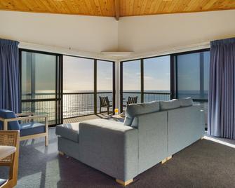Castaways Resort - Waiuku - Sala de estar