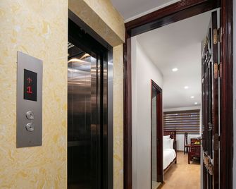 Little Hanoi Hotel - Hanói - Corredor