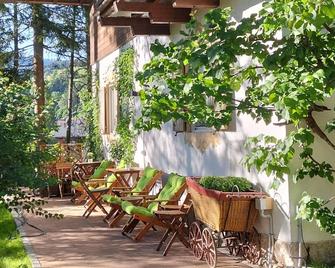 B&B Villa Dolomites Hut - San Vigilio di Marebbe - Patio