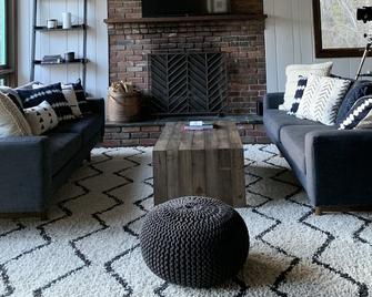 Modern Ski Chalet 10 mins from Stratton & Bromley - Bondville - Sala de estar
