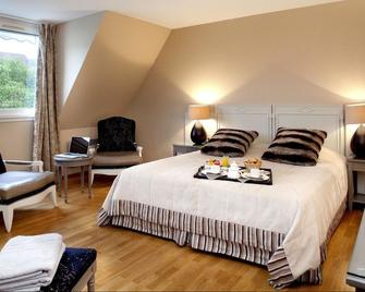 Logis Hotel Le Parc & Spa - Saint-Hippolyte - Bedroom