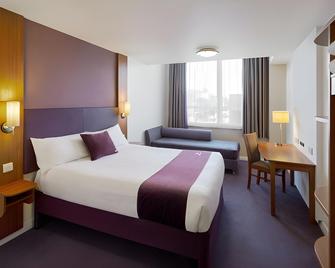 Premier Inn London Holborn - London - Bedroom
