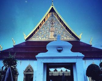 Erawan House - Bangkok - Building