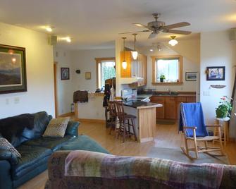 Denali Park Place - Alaskan Elegance - Denali Park - Вітальня