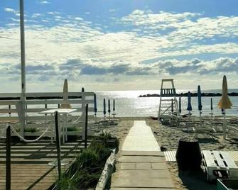 B&B Alba sul Mare - Massignano - Edificio