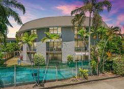 Modern Apartment Close to the City Centre 16 - Cairns - Pool