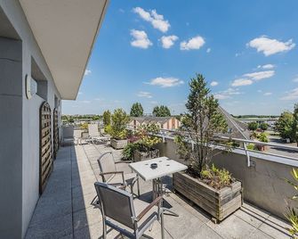 Hostellerie Saint Vincent Beauvais Aeroport - Beauvais - Balkon