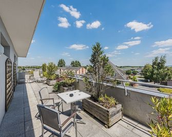 أوستيلي سان فانسان بوفيه آيروبورت - بوفيه - شرفة