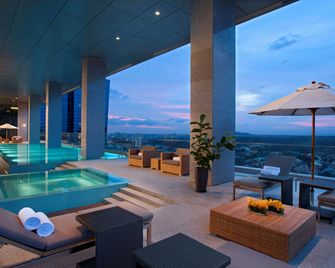 Oasia Hotel Novena - Singapur - Piscina