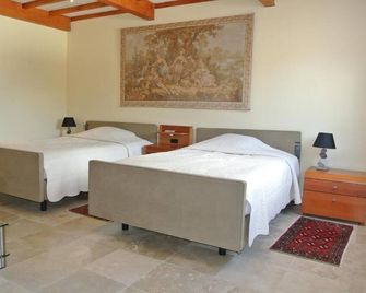 Grand Tamaris Hosting - Arles - Bedroom