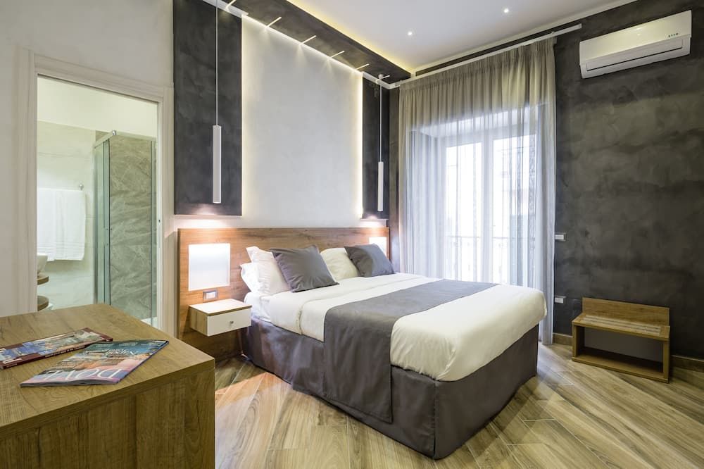 أوتيل بيلا نابولي