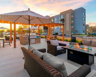 TownePlace Suites by Marriott Leavenworth - Leavenworth - Innenhof