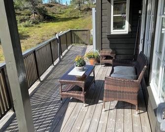Modern, lovely holidayhome, in quiet nature close to Trolltunga - Skare - Balcony