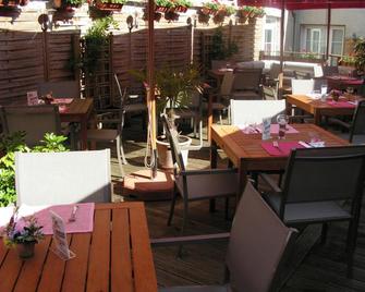Logis Hôtel Restaurant L'Odyssée Champêtre - Le Lude - Restaurant