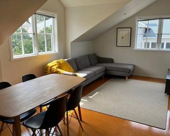 Mount Albert Sunny Studio - Auckland - Ruokailuhuone