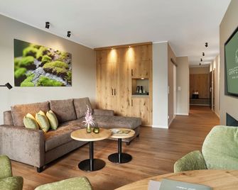 Sporthotel Grafenwald 4 Sterne Superior - Daun - Sala de estar