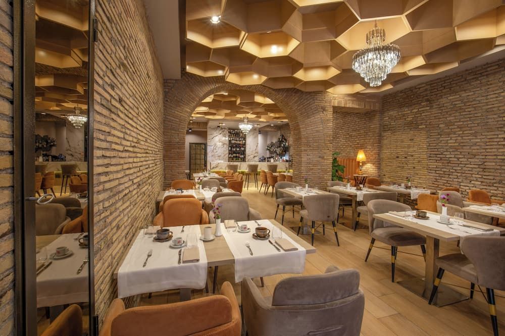 كوندوتي بالاس