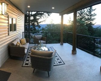 One bedroom, hilltop suite - beautiful and private! - Victoria - Balkon