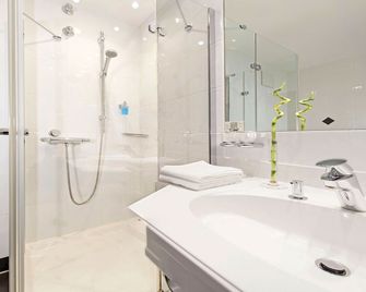 Maifeld Sport- Und Tagungshotel - Werle - Baño
