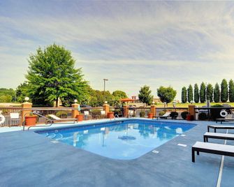 Hampton Inn Eden - Eden - Bazén