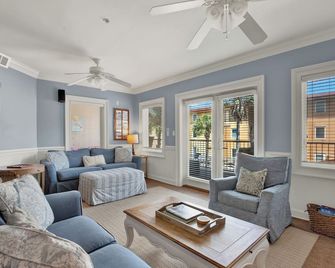 Brass Rail Unit 112 - Tybee Island - Sala de estar