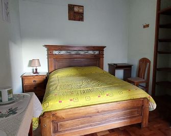 Habitación con baño privado - Sucre - Bedroom