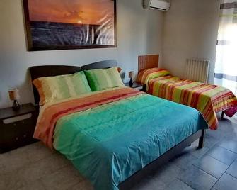Casa Vacanza Mediterraneokr - Aaut - Crotone - Schlafzimmer