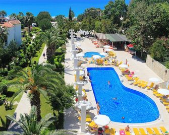 Club Aqua Plaza - Okurcalar - Bazén